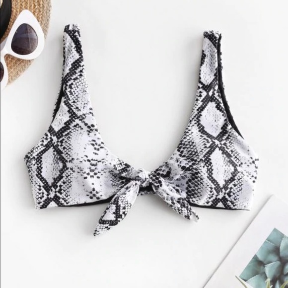 Zaful Other - ZAFUL Snakeskin Animal Print Knot Bikini Top